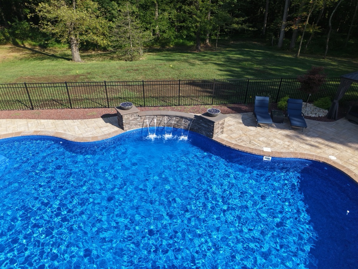 Inground pool construction types &mdash; gunite, fiberglass, concrete vinyl liner