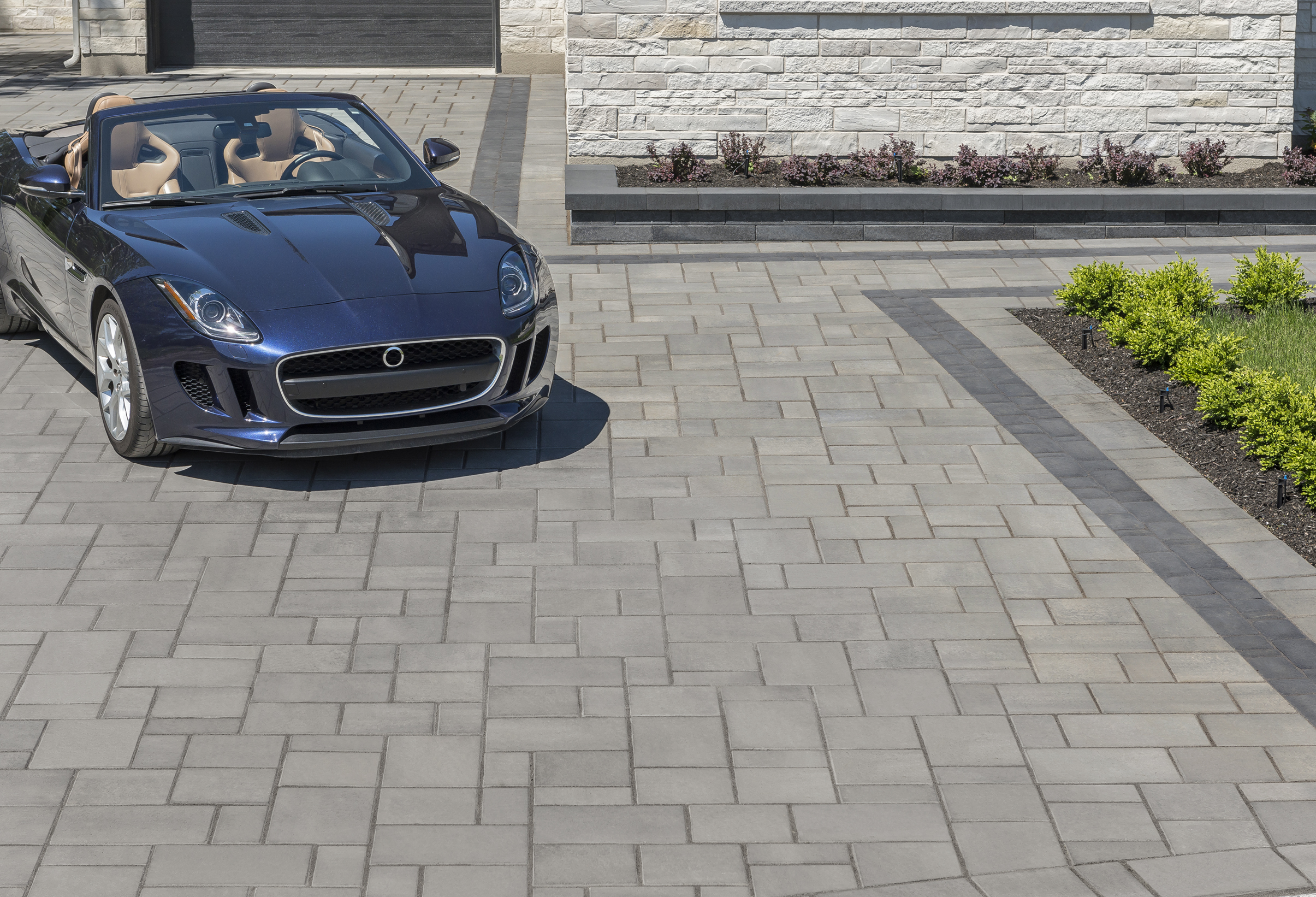 Rinox Aspen Flex paver with hand-laid look in Ash Charcoal