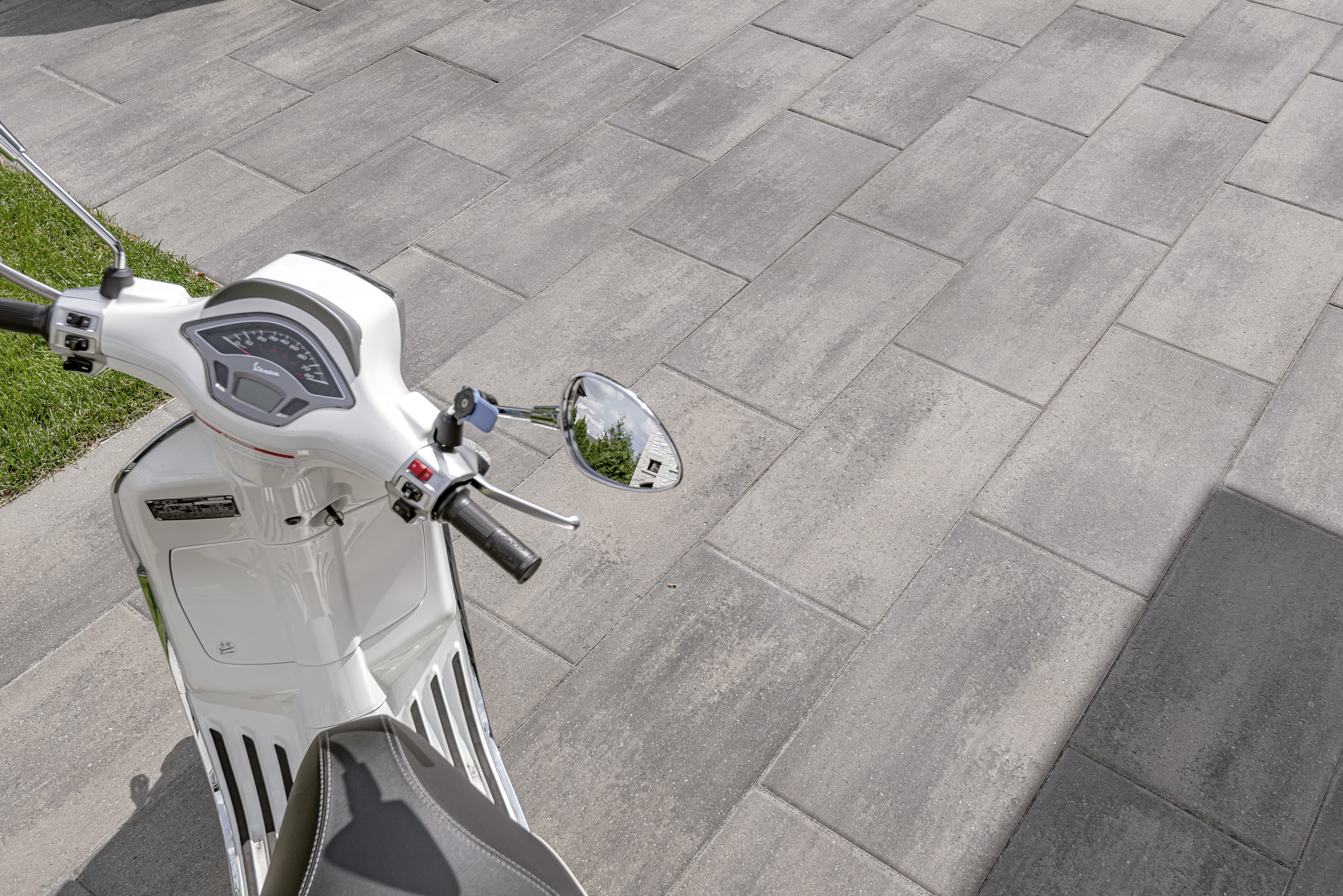 Rinox PROMA XL linear paver patio in Ash Charcoal